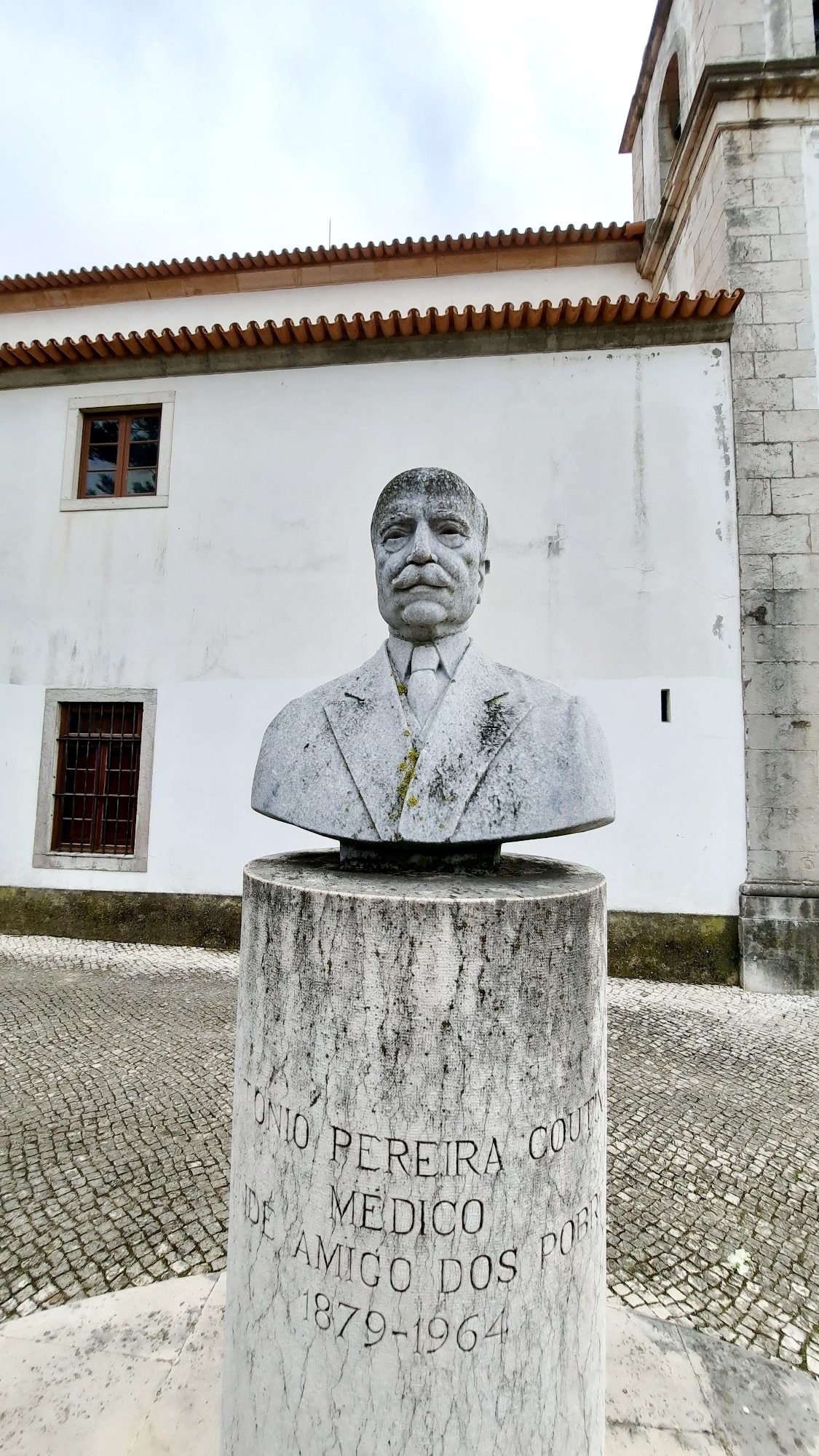 Antonio Pereira Coutinho's bust, Cascais - 03.jpg